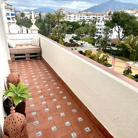Puerto Banus Au Pied De La